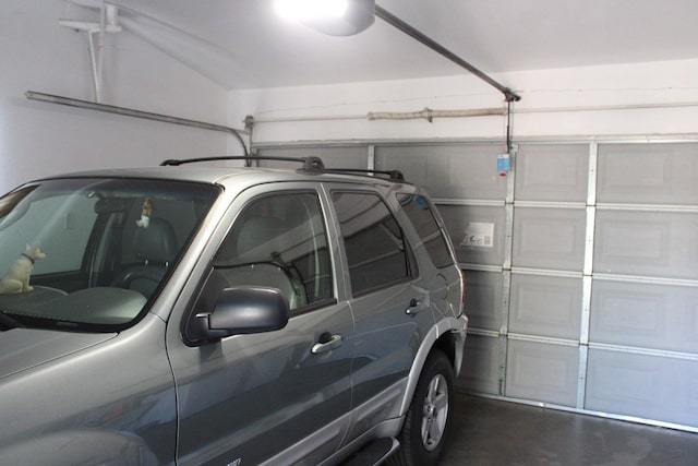 1939 S Sierra Vista Ave, Fresno, CA 93702 - garage with a garage door opener
