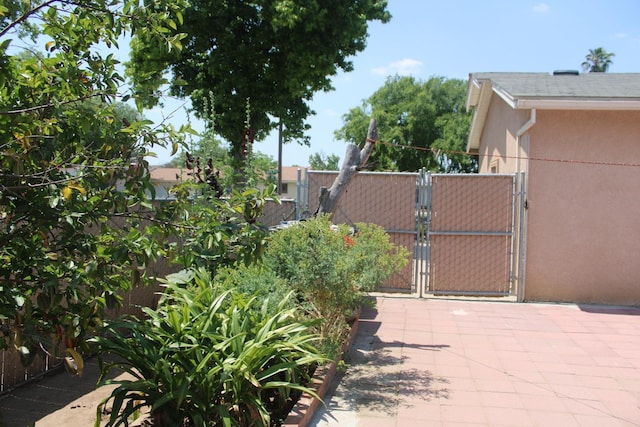 1939 S Sierra Vista Ave, Fresno, CA 93702 - view of gate