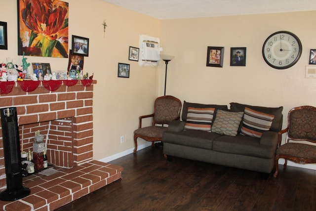 1939 S Sierra Vista Ave, Fresno, CA 93702 - living area with wood finished floors and baseboards