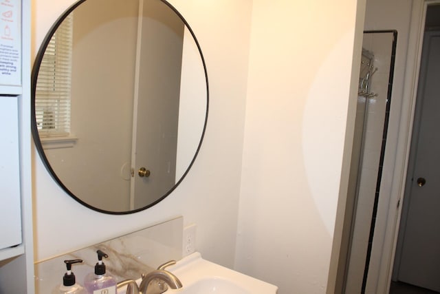 1939 S Sierra Vista Ave, Fresno, CA 93702 - bathroom featuring a sink