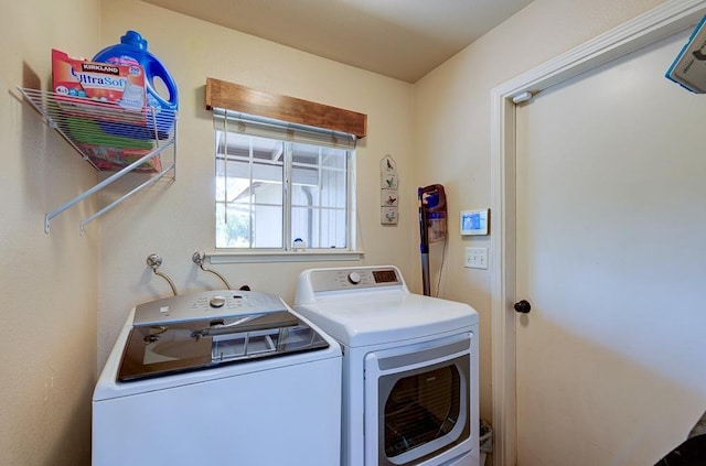 20794 E Weldon Ave, Sanger, CA 93657 - laundry room with washing machine and dryer