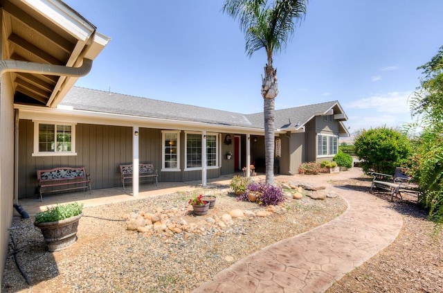 view of front of property