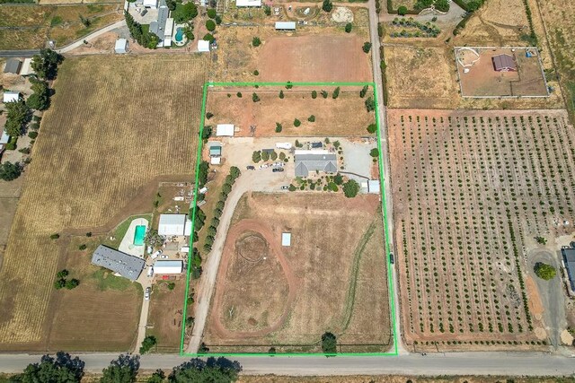 20794 E Weldon Ave, Sanger, CA 93657 - aerial overview of property's location featuring property parcel outlined