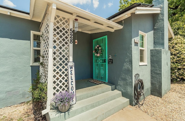 528 W Yale Ave, Fresno, CA 93705 - doorway to property with stucco siding