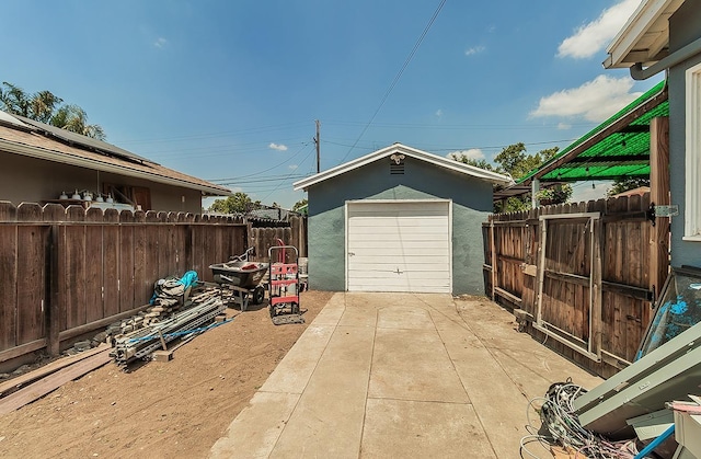 528 W Yale Ave, Fresno, CA 93705 - detached garage with concrete driveway and fence
