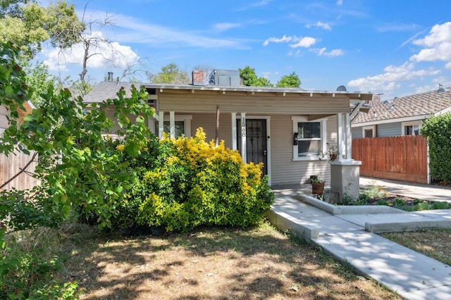 1568 N Glenn Ave, Fresno, CA 93728 - view of front of house with a porch
