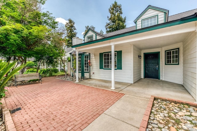 944 N Chapel Hill Ave, Clovis, CA 93611 - property entrance with a porch