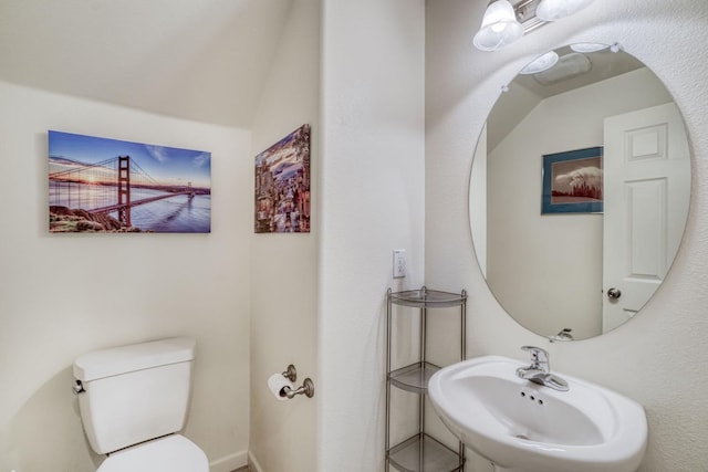 1525 N Piccadilly Ln, Clovis, CA 93619 - bathroom featuring toilet and a sink