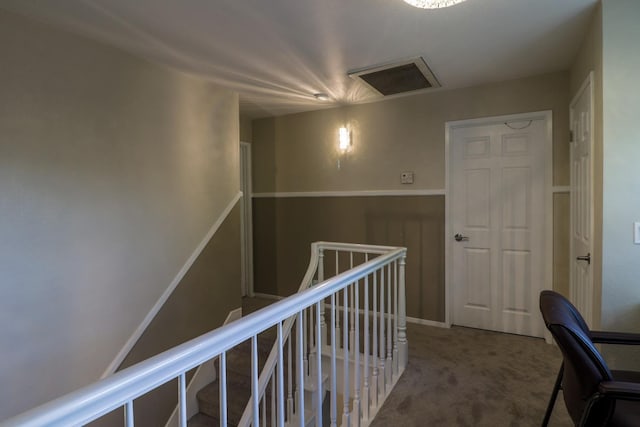 1233 Redwood Ln, Selma, CA 93662 - corridor featuring an upstairs landing and carpet