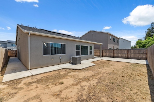 5091 N San Clemente Ave, Fresno, CA 93723 - rear view of property with a patio area, central air condition unit, stucco siding, and a fenced backyard