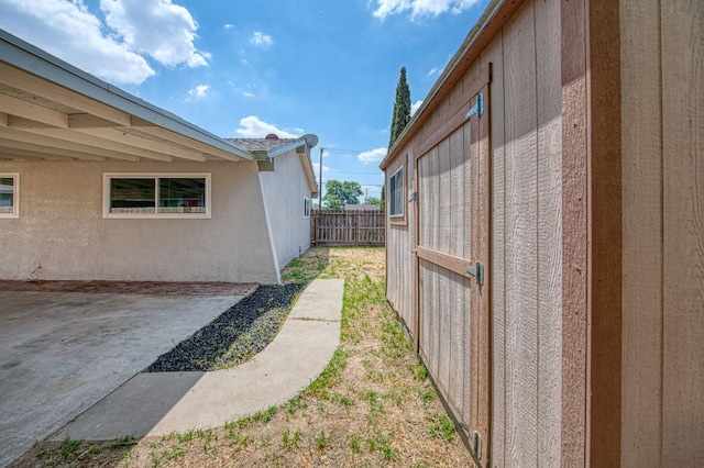 4693 E Church Ave, Fresno, CA 93725 - view of yard with a patio area