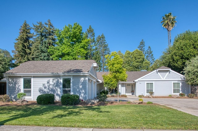 6619 N Valentine Ave, Fresno, CA 93711 - ranch-style home with a front lawn