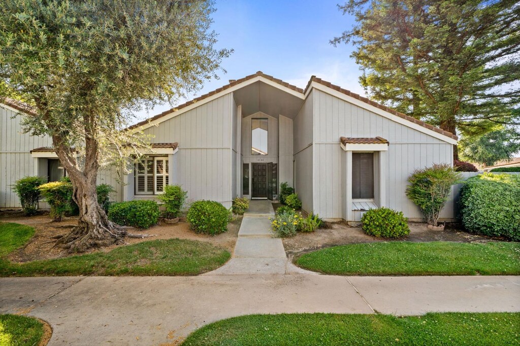 1864 Cougar Ln, Clovis, CA 93611 - photo 1