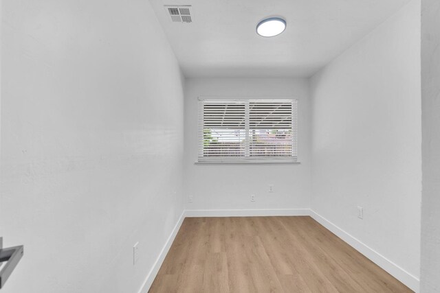 424 W Menlo Ave, Clovis, CA 93612 - spare room featuring light wood finished floors and baseboards