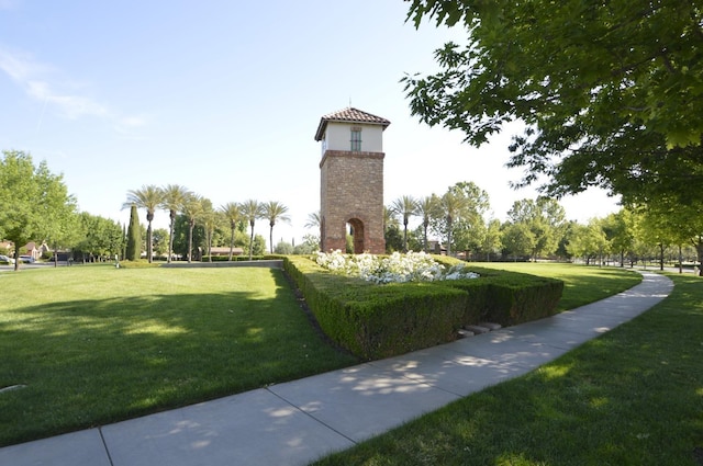 3476 Trenton Ln, Clovis, CA 93619 - view of community with a lawn