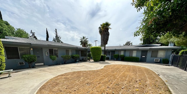1417 W Clinton Ave, Fresno, CA 93705 - ranch-style house featuring stucco siding and fence