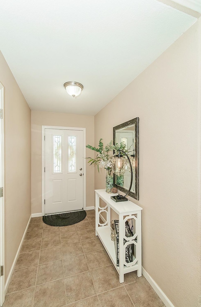 6588 E Lowe Ave, Fresno, CA 93727 - entrance foyer featuring baseboards