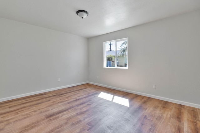 1197 Pucheu St, Mendota, CA 93640 - unfurnished room featuring wood finished floors and baseboards