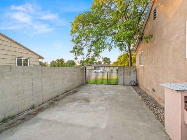 4740 E Princeton Ave, Fresno, CA 93703 - view of patio / terrace featuring fence