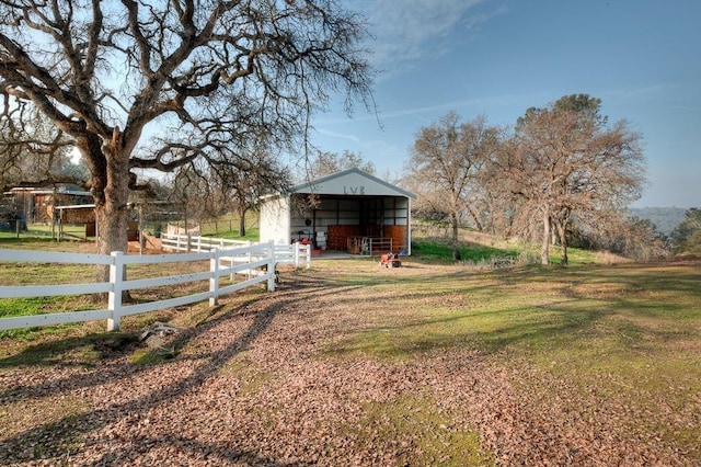 30925 Pennyroyal Ln, Prather, CA 93651 - view of yard with a pole building and an outdoor structure
