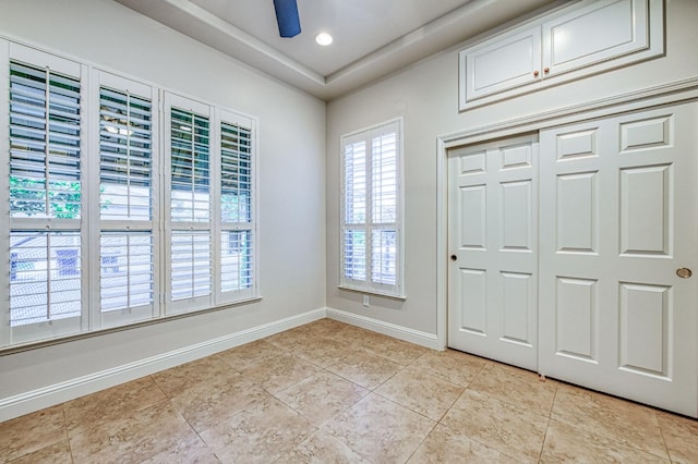 7762 N Hillsdale Dr, Fresno, CA 93720 - foyer featuring ceiling fan, light tile patterned floors, baseboards, and recessed lighting