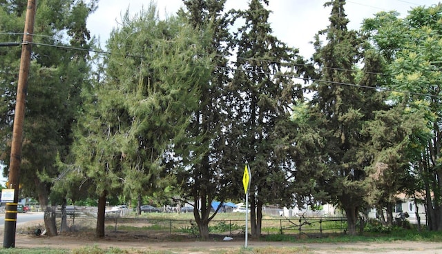 16820 Cloverdale Rd, Tulare, CA 93274