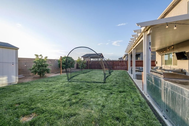 99 N Whittier Ave, Fresno, CA 93727 - view of yard