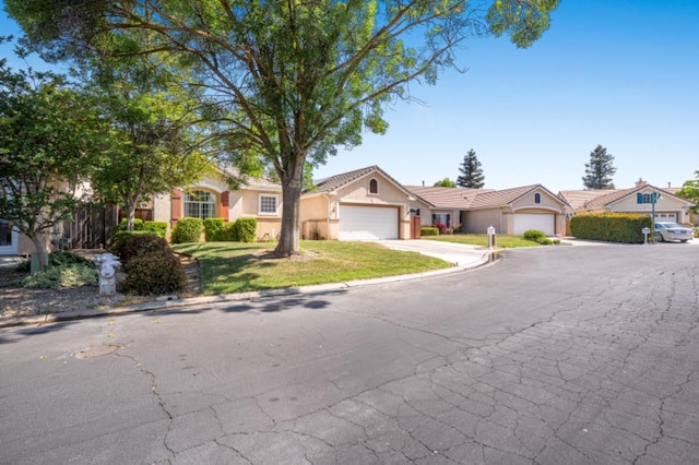 10604 E Greenbury Way, Clovis, CA 93619 - photo 2