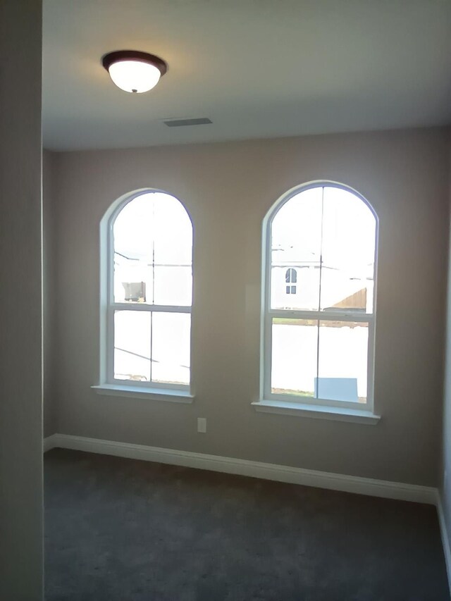 986 S Koleen Ave, Kerman, CA 93630 - empty room with baseboards