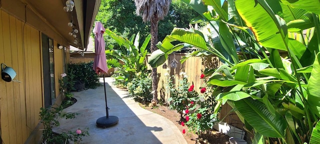 6300 N Palm Ave Unit 108, Fresno, CA 93710 - view of patio featuring a fenced backyard