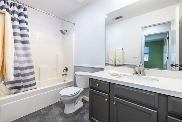 full bathroom featuring toilet, shower / tub combo with curtain, vanity, and baseboards