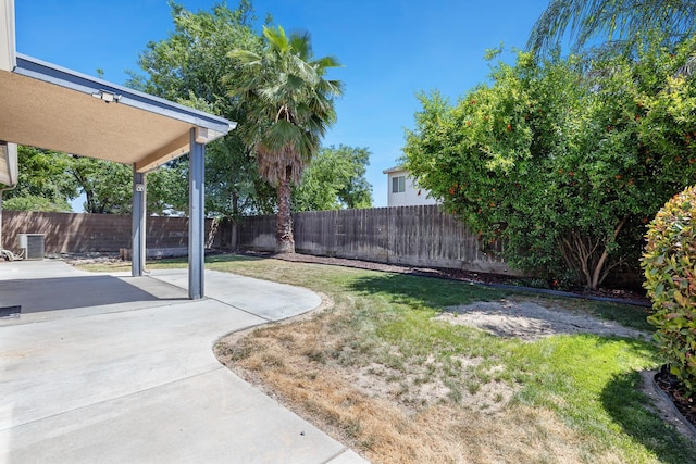 view of yard with a patio area