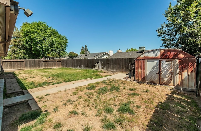 3732 W Garland Ave, Fresno, CA 93722 - view of yard featuring a shed and an outdoor structure