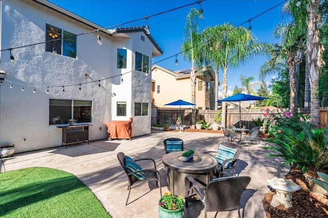 1117 E Royal Dornoch Ave, Fresno, CA 93730 - view of patio with outdoor dining area