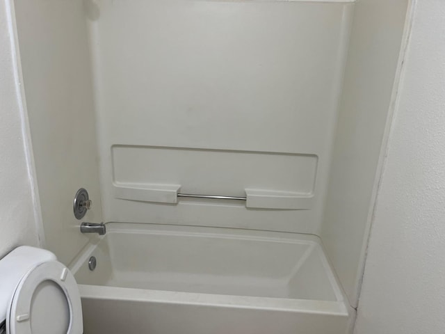 2645 W Robinson Ave, Fresno, CA 93705 - bathroom with toilet and shower / bath combination