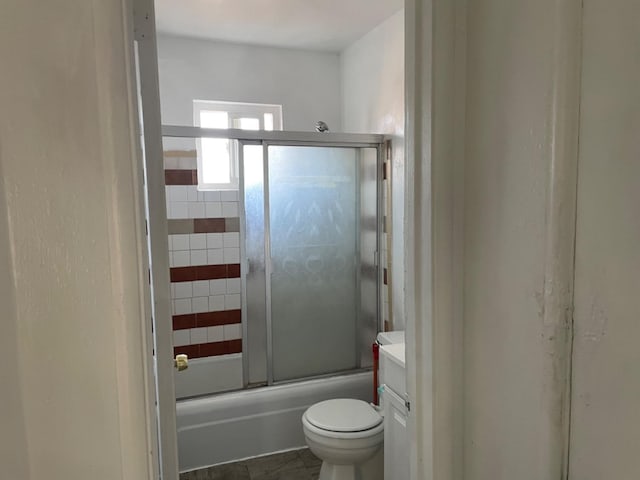 408 S Woodrow Ave, Fresno, CA 93702 - full bath featuring bath / shower combo with glass door, toilet, and vanity