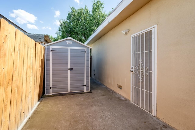 2983 E Northdale Ave, Fresno, CA 93726 - view of shed featuring fence