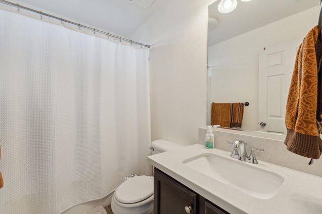 2865 Maine Ave, Clovis, CA 93619 - bathroom featuring toilet, vanity, and shower / bathtub combination with curtain