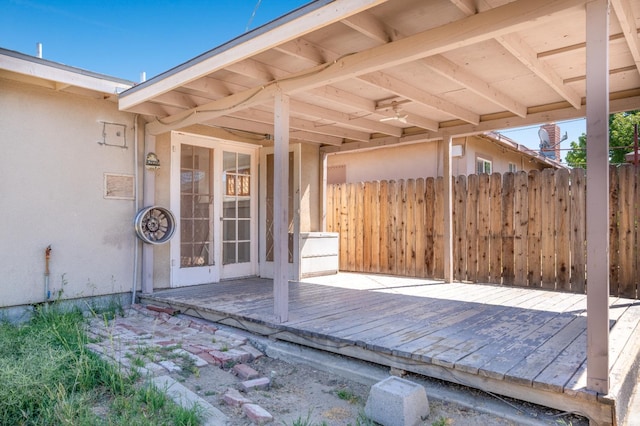 324 E San Mateo St, Avenal, CA 93204 - wooden deck with fence