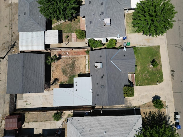 324 E San Mateo St, Avenal, CA 93204 - drone / aerial view