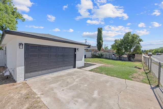336 W Locust Ave, Pinedale, CA 93650 - view of garage