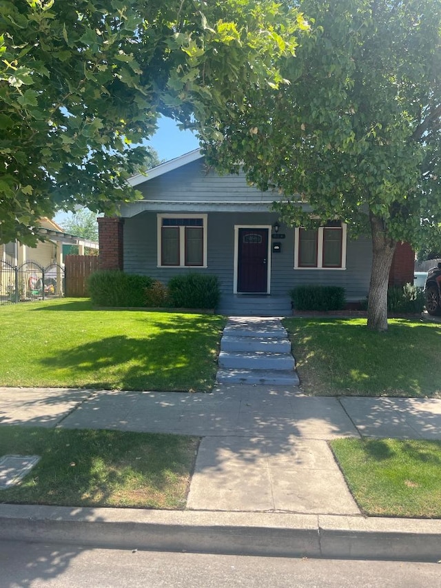 814 N Roosevelt Ave, Fresno, CA 93728 - view of front facade