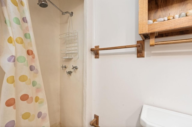 58374 Huntington Lake Rd Unit 12, Lakeshore, CA 93634 - bathroom featuring curtained shower