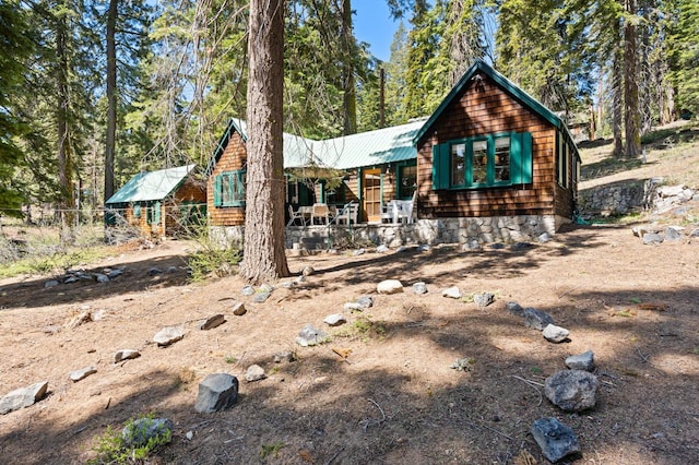 58374 Huntington Lake Rd Unit 12, Lakeshore, CA 93634 - chalet / cabin featuring a porch