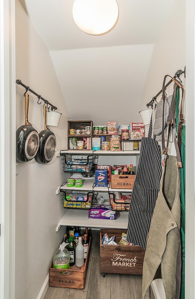 7005 N Astoria Ave, Fresno, CA 93722 - view of pantry