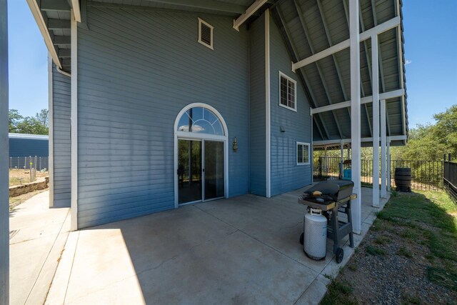 43480 Cave Stone Ct, Coarsegold, CA 93614 - rear view of house with fence and a patio