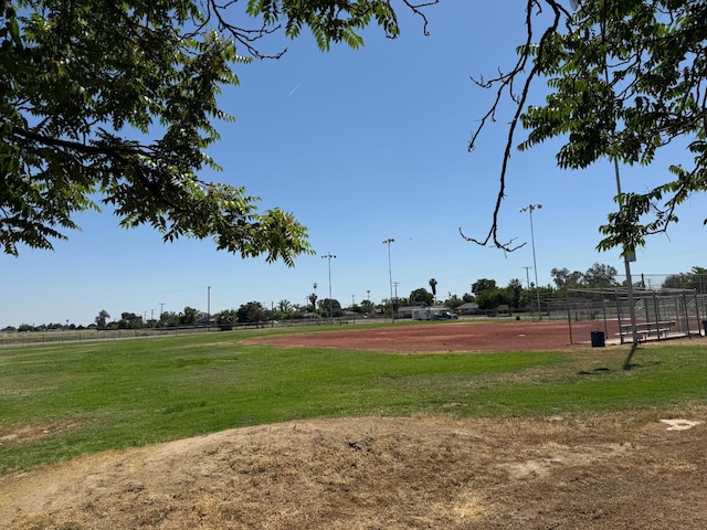 207 Ballpark Aly, Hanford, CA 93230