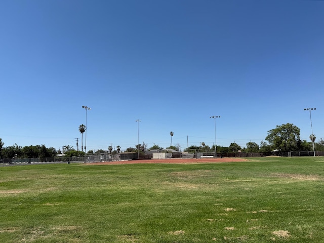 207 Ballpark Aly, Hanford, CA 93230