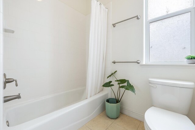 5279 N Ensanada Ave, Fresno, CA 93723 - full bathroom with toilet, tile patterned flooring, shower / bath combo, and baseboards