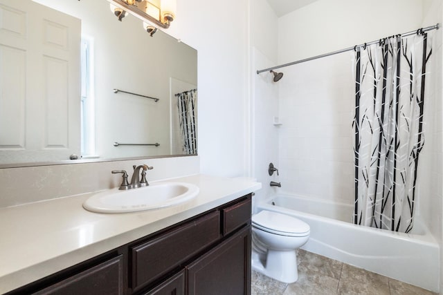 5279 N Ensanada Ave, Fresno, CA 93723 - bathroom with vanity, shower / bath combo, and toilet